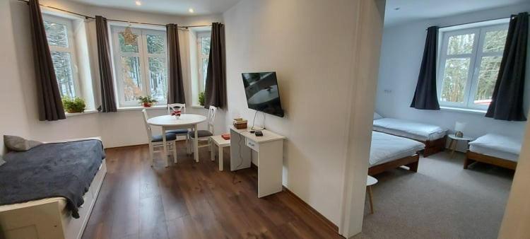 Ubytovani V Soukromi - Apartman Meran 乌帕河畔斯沃博达 外观 照片