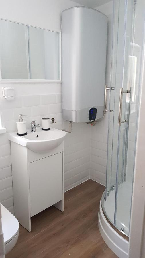 Ubytovani V Soukromi - Apartman Meran 乌帕河畔斯沃博达 外观 照片